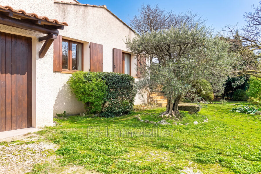 Maison à vendre à Eyguières — Vue parc & jardin — photo 17