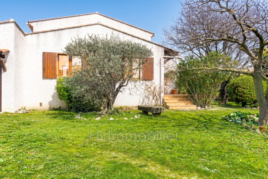Maison à vendre à Eyguières — Vue parc & jardin — photo 18