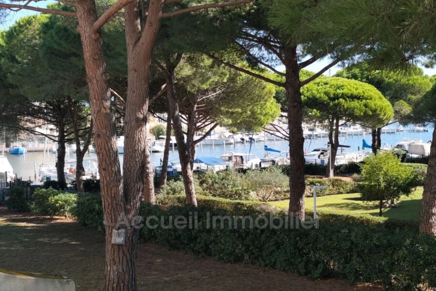Appartement à vendre à Le Grau-du-Roi — Vue marina & port — photo 1