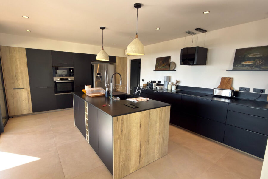 Maison à vendre à La Croix-Valmer — Vue mer — photo 12