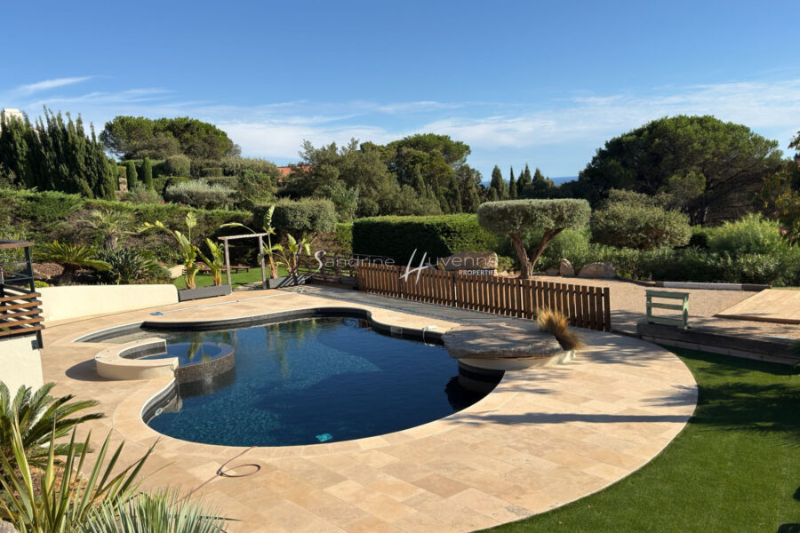 Maison à vendre à La Croix-Valmer — Vue mer — photo 3