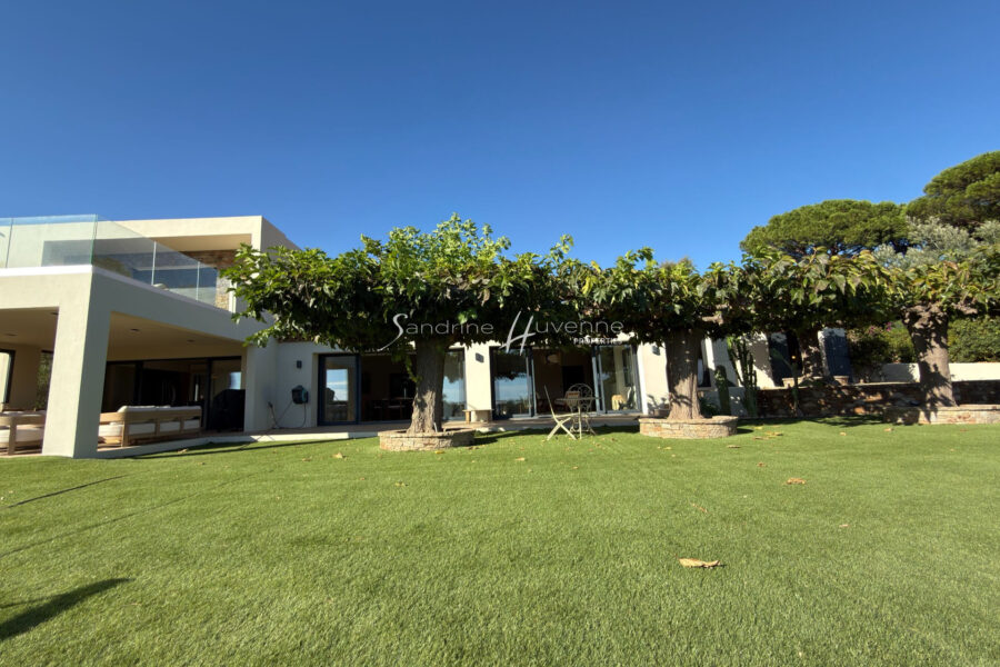 Maison à vendre à La Croix-Valmer — Vue mer — photo 5