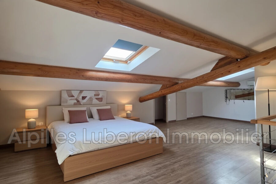Maison à vendre à Mollégès — Vue parc & jardin — photo 15