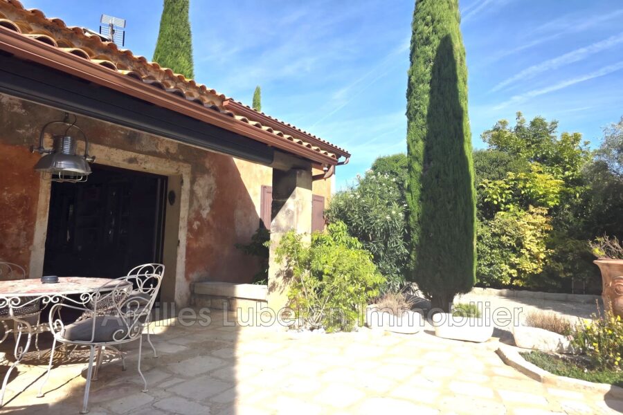 Maison à vendre à Mollégès — Vue parc & jardin — photo 2