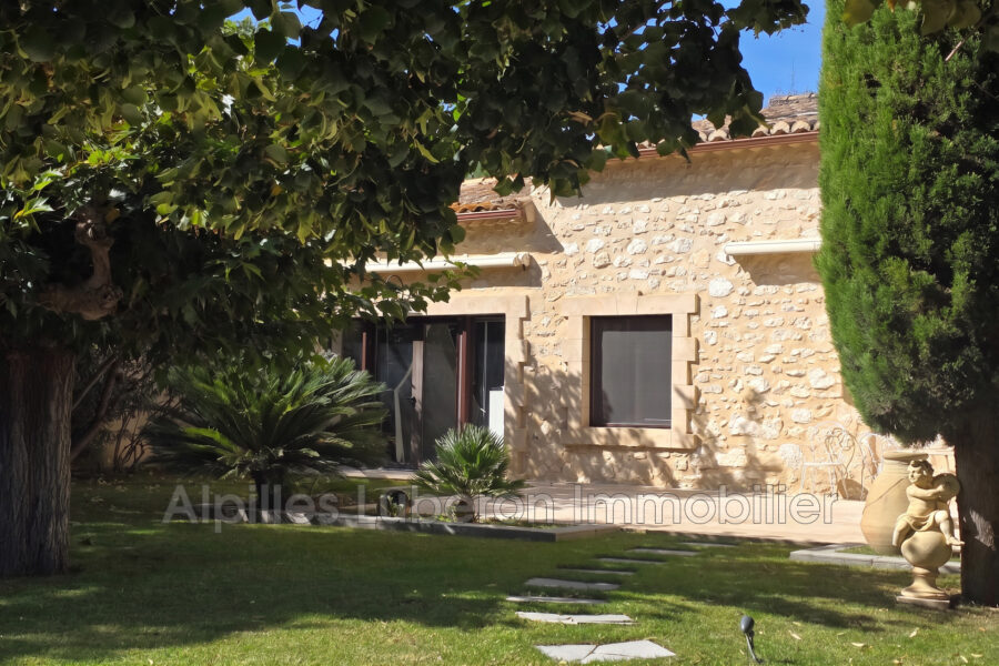 Maison à vendre à Mollégès — Vue parc & jardin — photo 3
