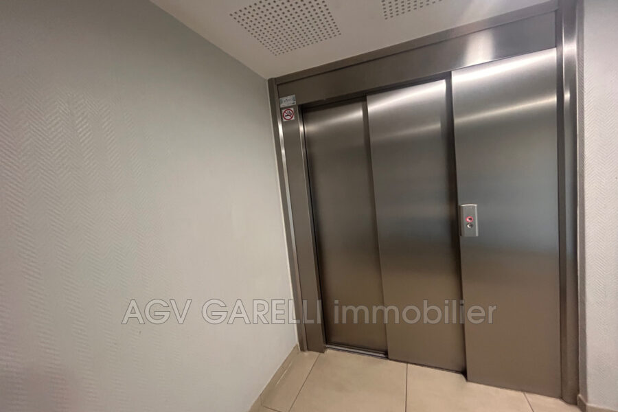 Appartement à vendre à Toulon — Vue sur la ville — photo 13