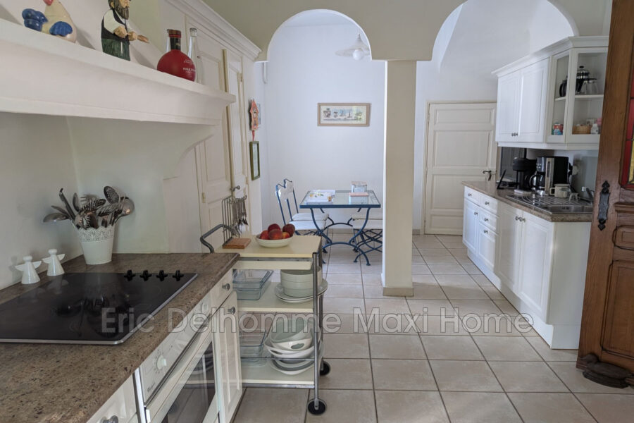 Maison à vendre à La Valette-du-Var — Vue sur la ville — photo 5