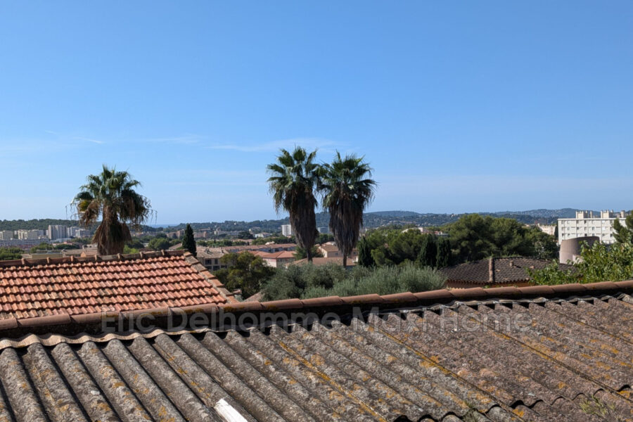 Maison à vendre à La Valette-du-Var — Vue sur la ville — photo 1