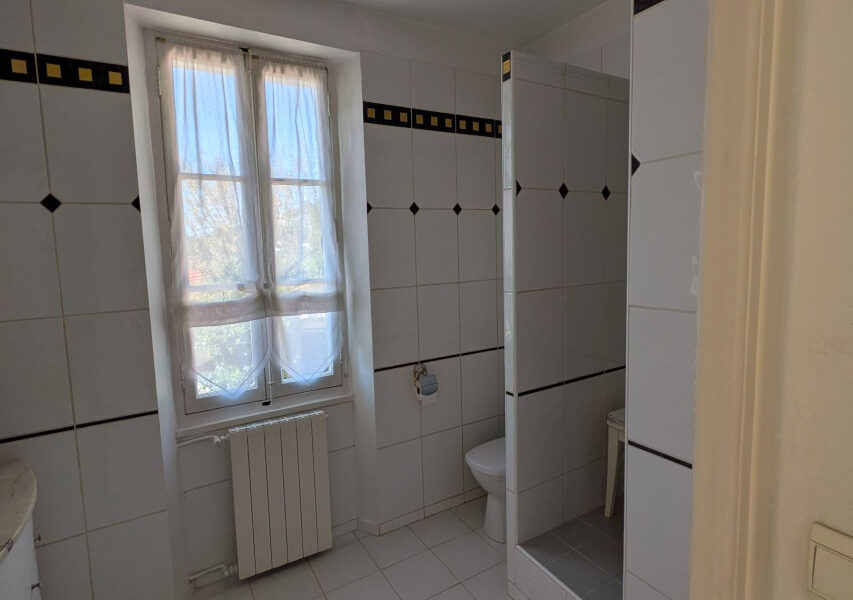 Maison à vendre à La Valette-du-Var — Vue sur la ville — photo 8