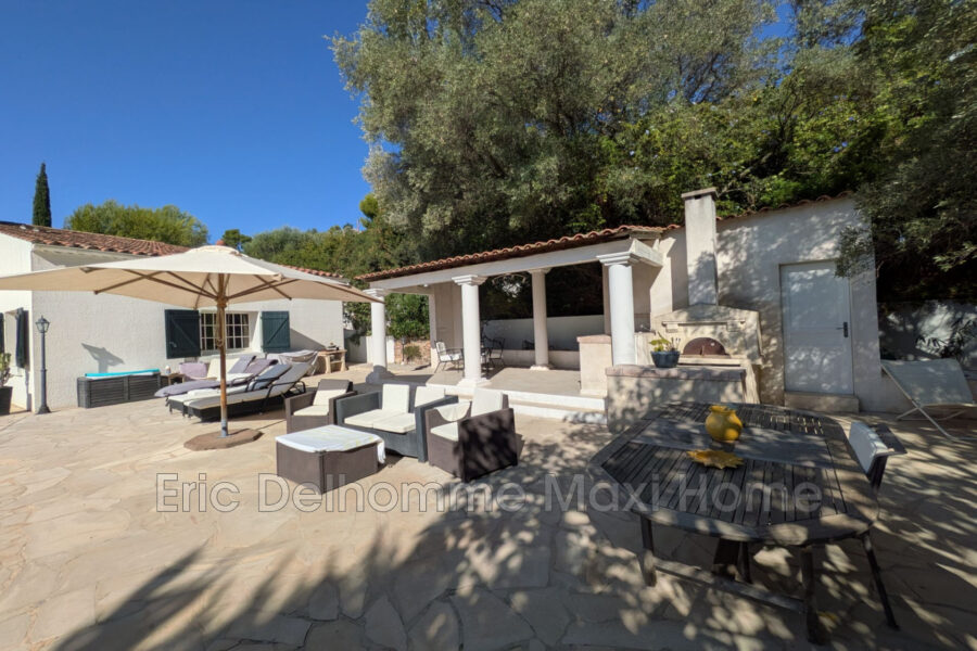 Maison à vendre à La Valette-du-Var — Vue sur la ville — photo 3