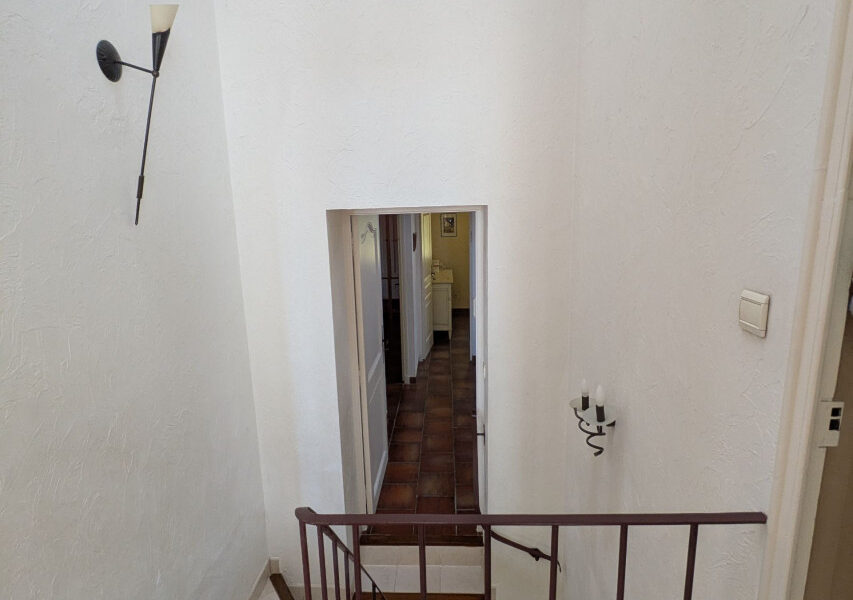 Maison à vendre à La Valette-du-Var — Vue sur la ville — photo 7