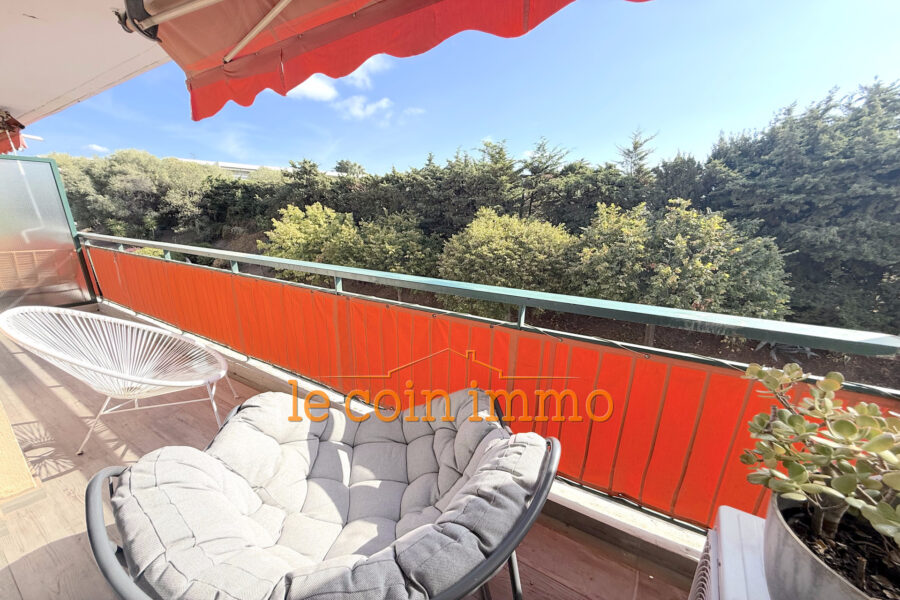 Appartement à vendre à Antibes — Vue parc & jardin — photo 1