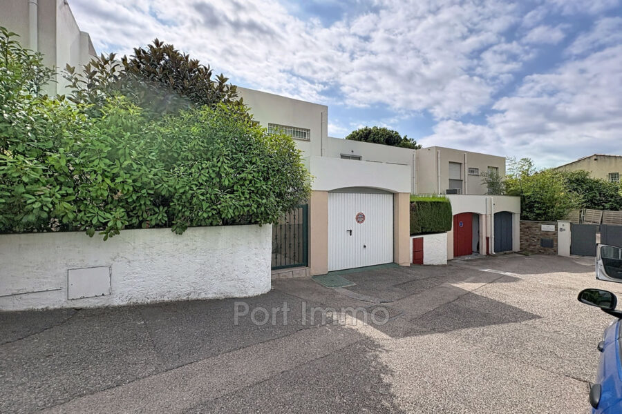 Maison à vendre à Saint-Laurent-du-Var — Vue parc & jardin — photo 14