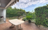 Maison à vendre à Saint-Laurent-du-Var — Vue parc & jardin — photo 15