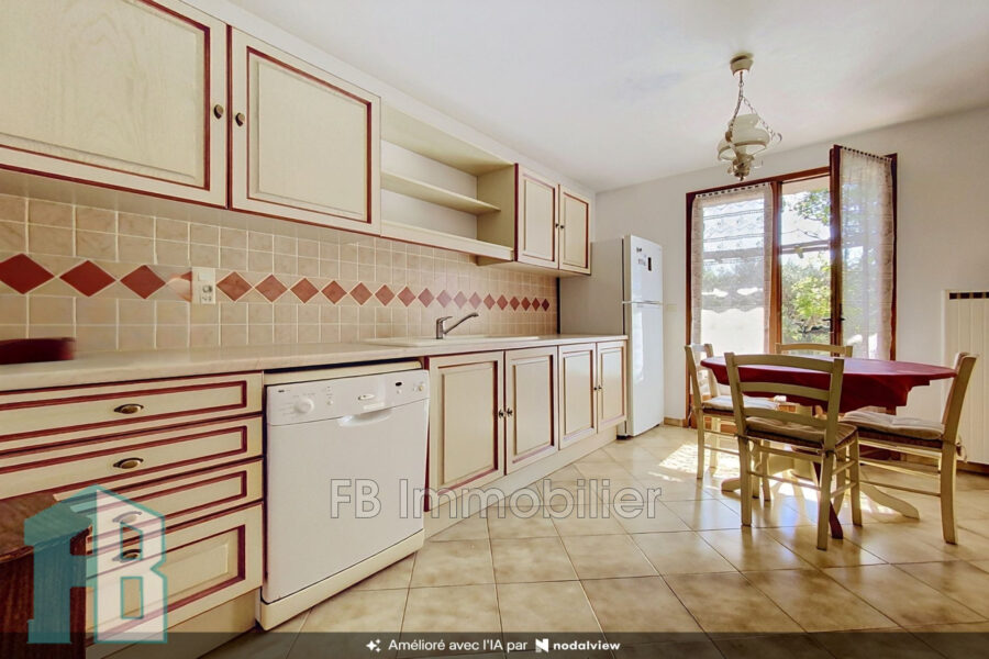 Maison à vendre à Eyguières — Vue parc & jardin — photo 10