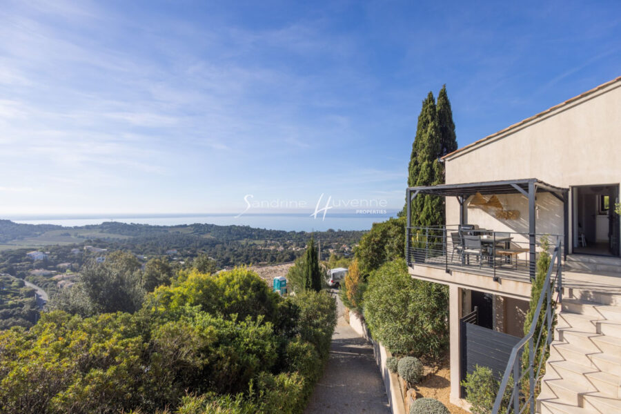 Maison à vendre à La Croix-Valmer — Vue mer — photo 11