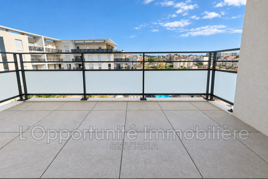 Appartement à vendre à Le cannet — Vue sur la ville — photo 2