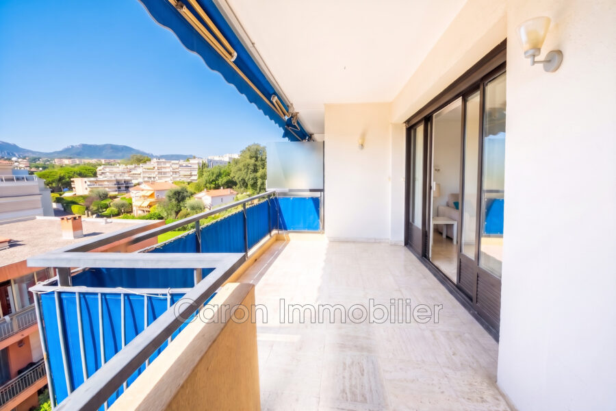 Appartement à vendre à Mandelieu-la-Napoule — Vue sur la ville — photo 1