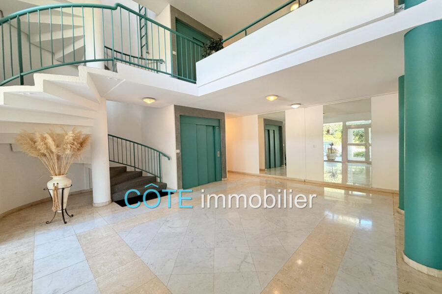 Appartement à vendre à Antibes — Vue parc & jardin — photo 8