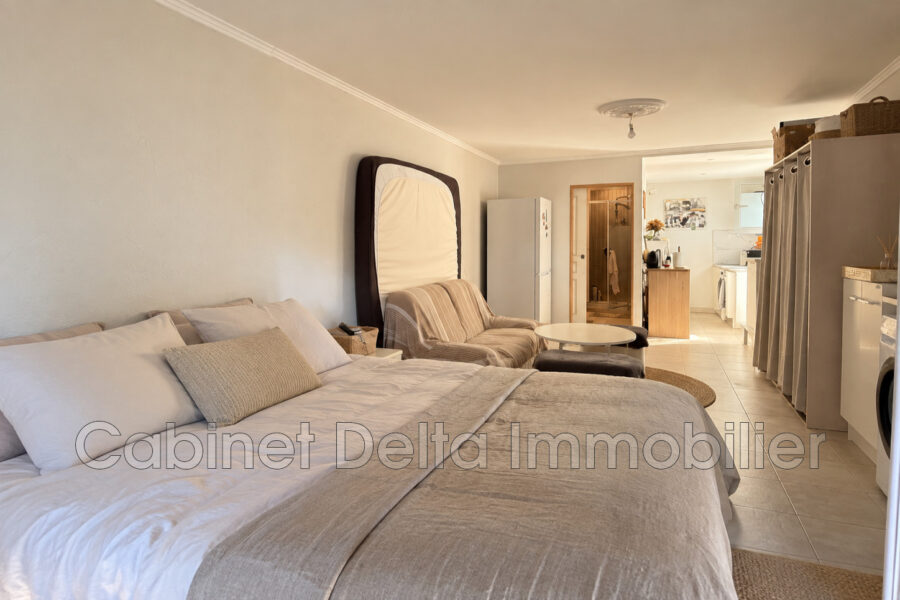 Appartement à vendre à Sanary-sur-mer — Vue parc & jardin — photo 3