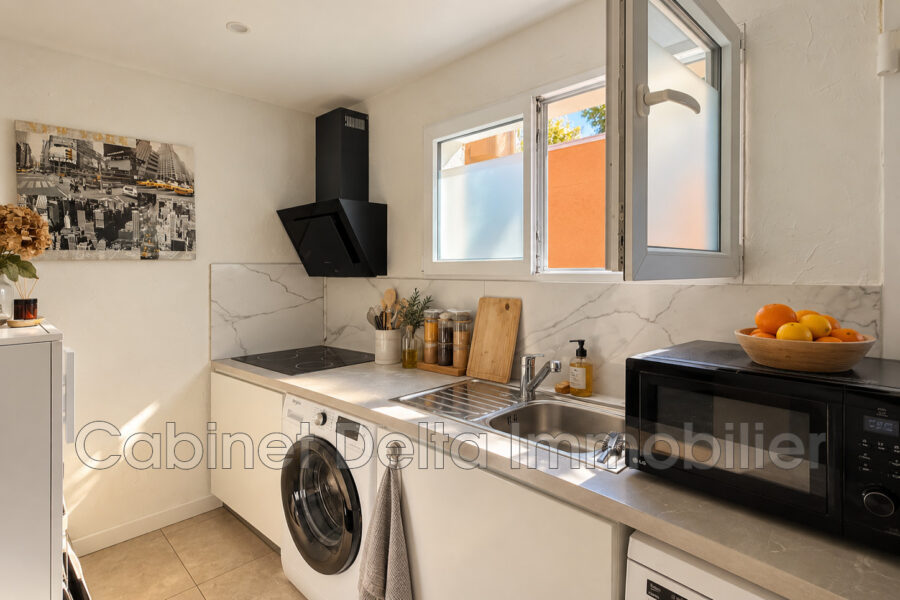 Appartement à vendre à Sanary-sur-mer — Vue parc & jardin — photo 4