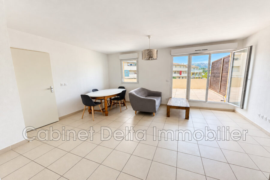 Appartement à louer à La Seyne-sur-Mer — Vue sur la ville — photo 3