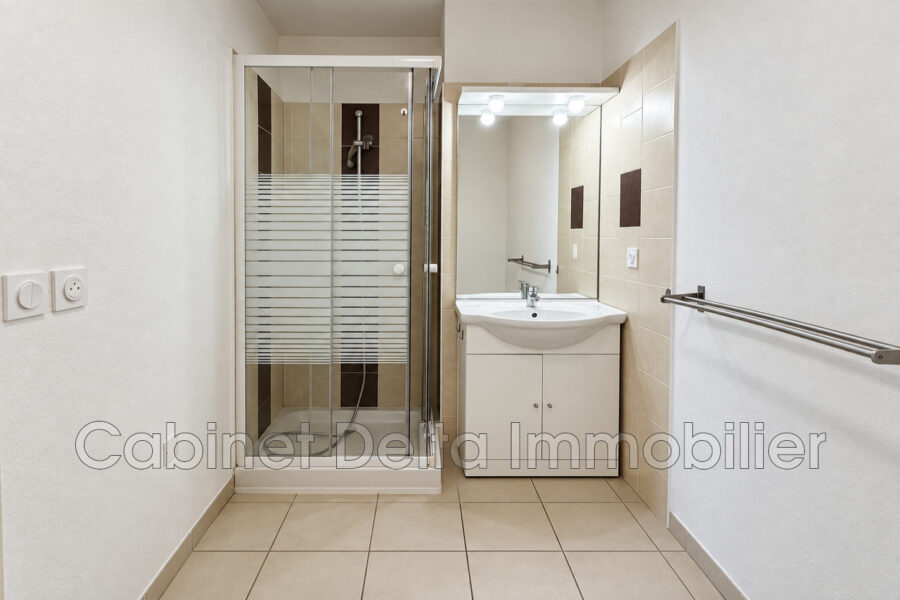 Appartement à louer à La Seyne-sur-Mer — Vue sur la ville — photo 6