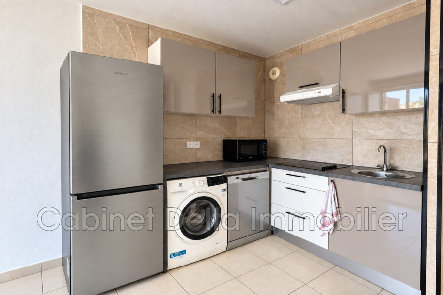 Appartement à louer à La Seyne-sur-Mer — Vue sur la ville — photo 4