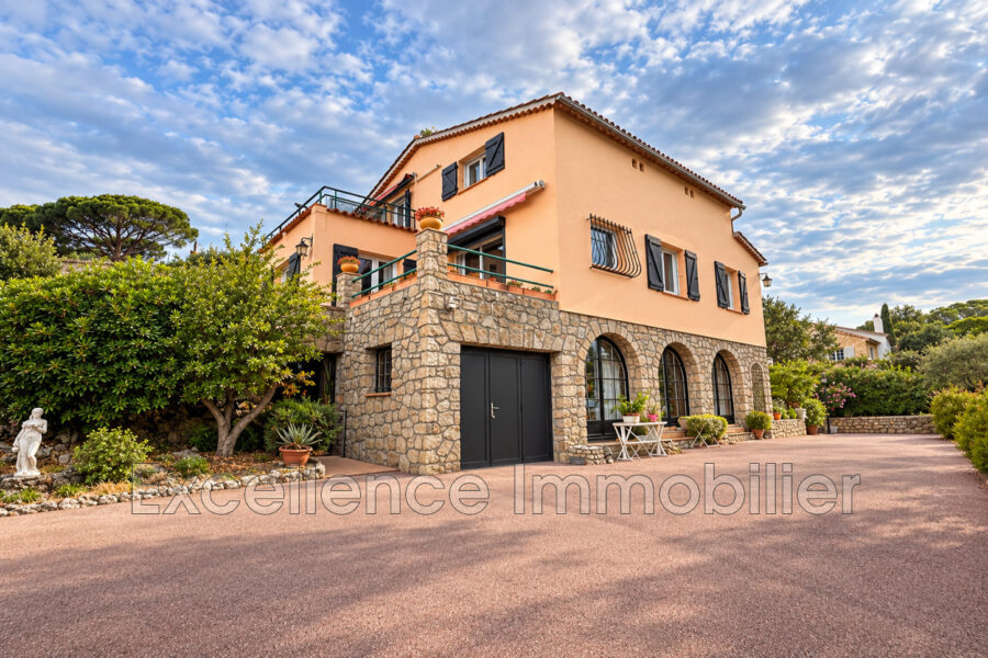 Maison à vendre à Sainte-Maxime — Vue mer — photo 3