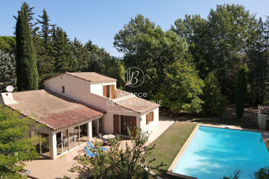 Maison à vendre à Saint-Maximin-la-Sainte-Baume — Vue parc & jardin — photo 2