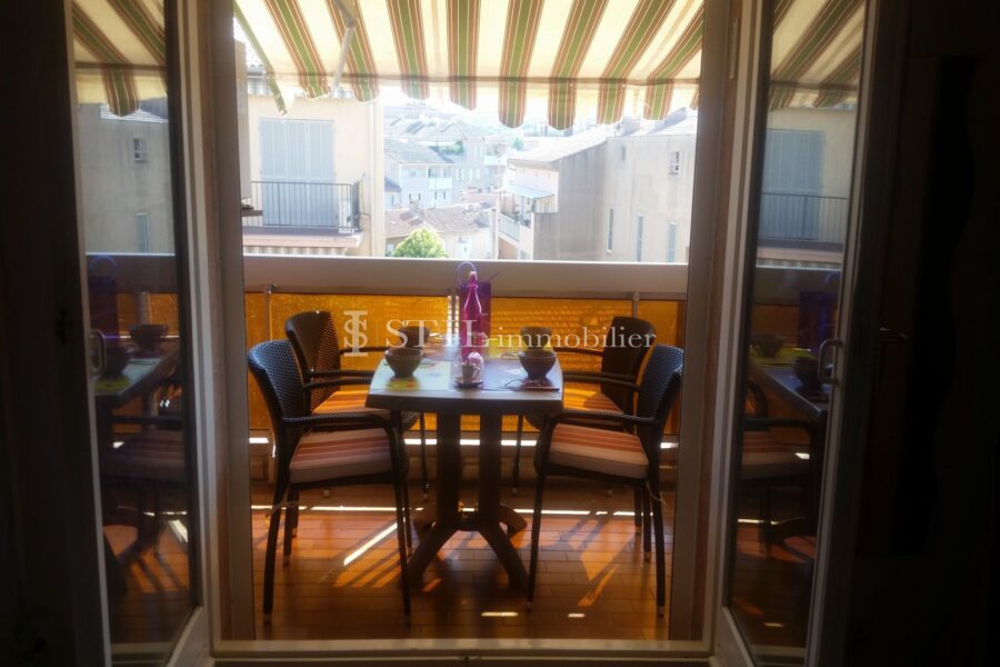 Appartement à vendre à Sainte-Maxime — Vue sur la ville — photo 2
