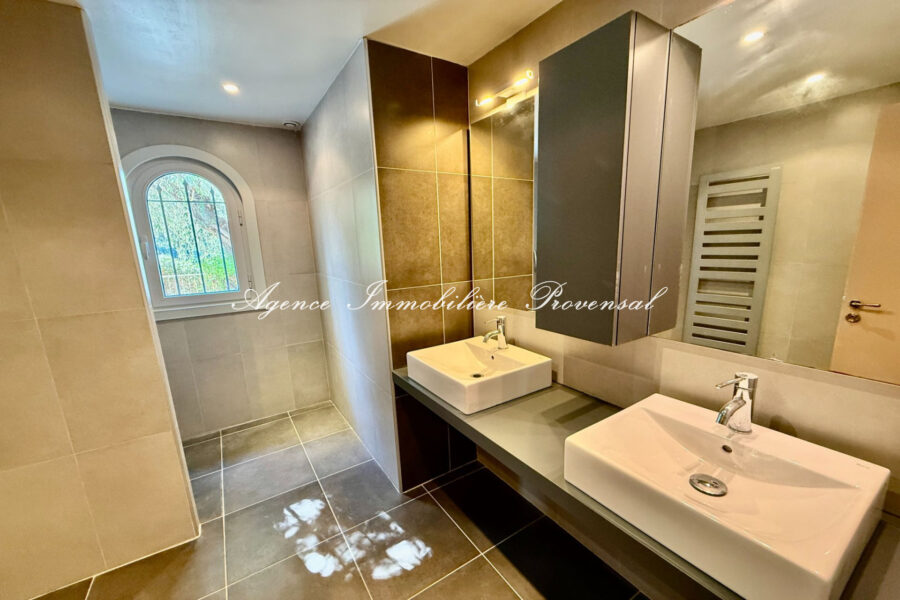Maison à vendre à Grimaud — Vue mer — photo 16