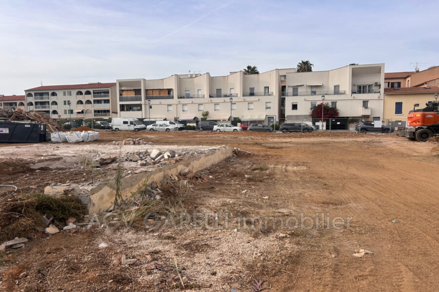 Appartement à vendre à La Londe-les-Maures — Vue sur la ville — photo 3