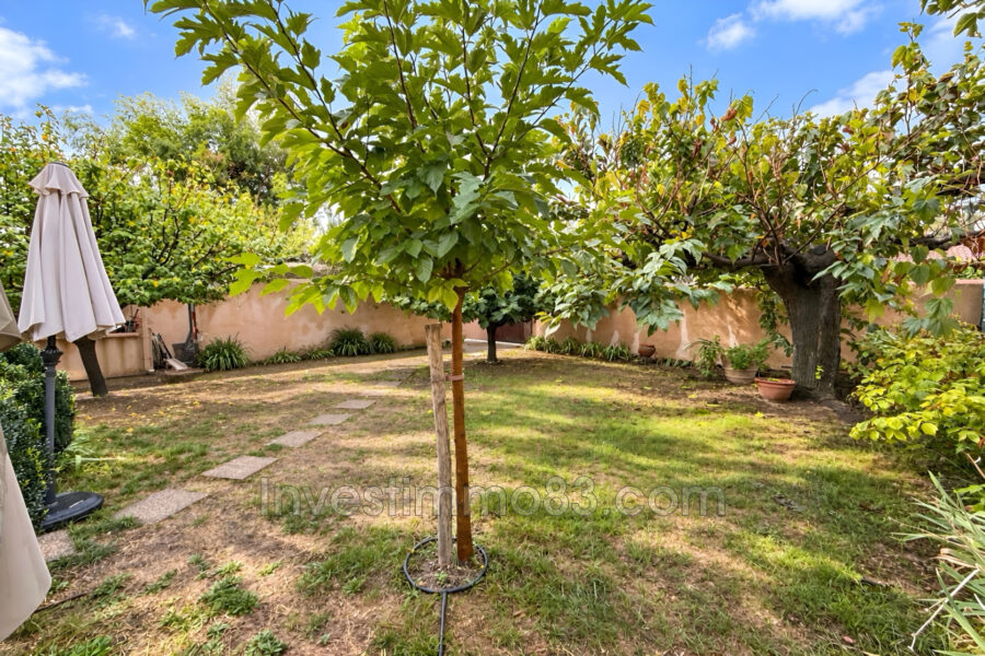 Maison à vendre à Saint-Maximin-la-Sainte-Baume — Vue parc & jardin — photo 5