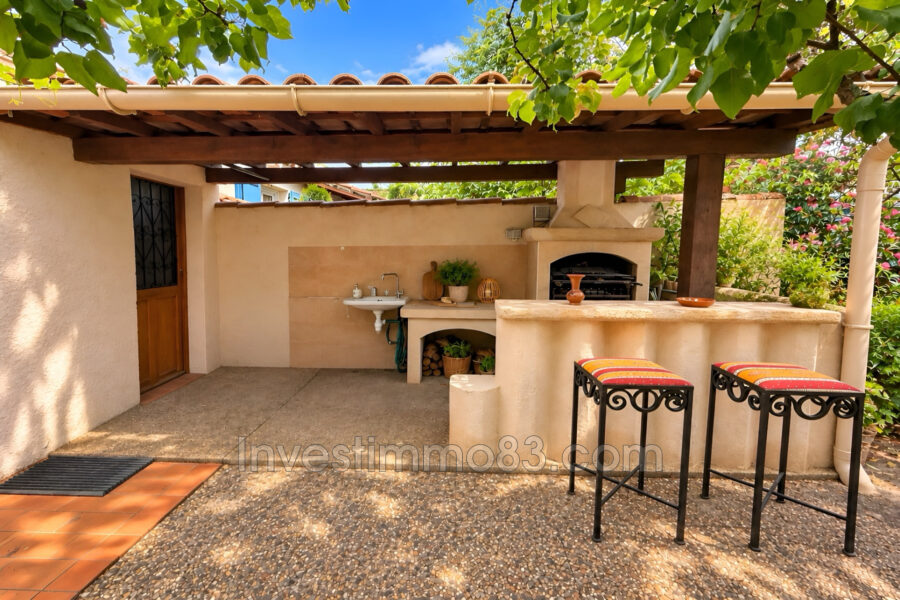 Maison à vendre à Saint-Maximin-la-Sainte-Baume — Vue parc & jardin — photo 6