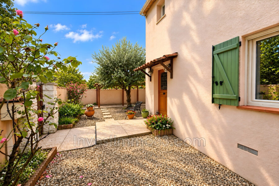 Maison à vendre à Saint-Maximin-la-Sainte-Baume — Vue parc & jardin — photo 11