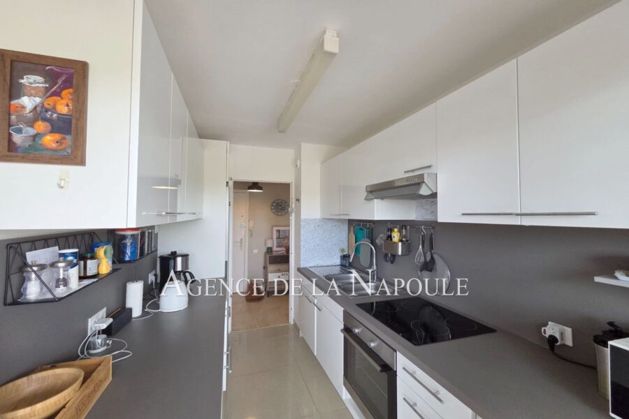 Appartement à vendre à Mandelieu-la-Napoule — Vue parc & jardin — photo 3