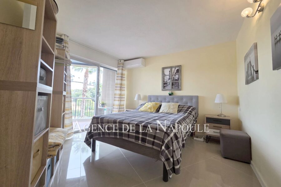 Appartement à vendre à Mandelieu-la-Napoule — Vue parc & jardin — photo 5