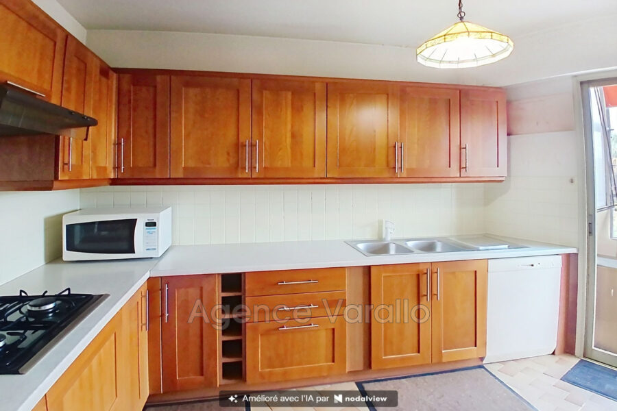Appartement à vendre à Antibes — Vue sur la ville — photo 8