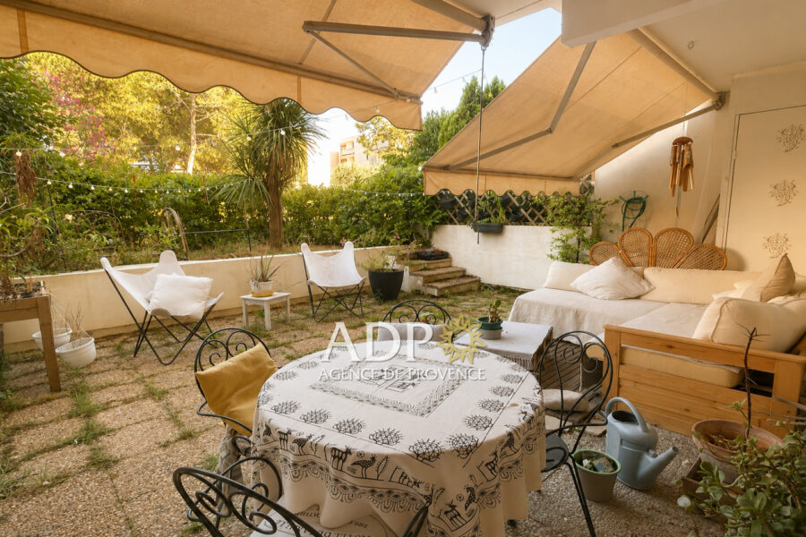 Appartement à louer à Antibes — Vue parc & jardin — photo 1