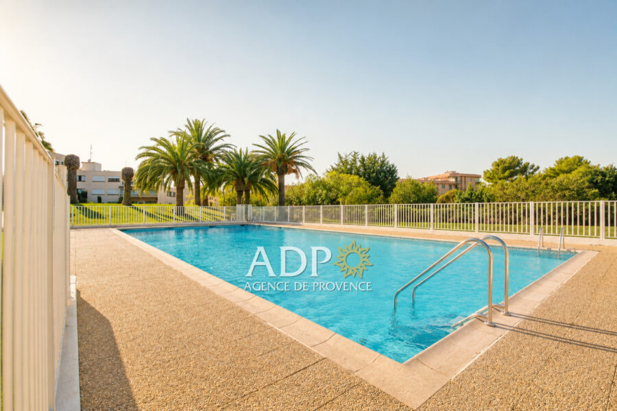 Appartement à louer à Antibes — Vue parc & jardin — photo 7