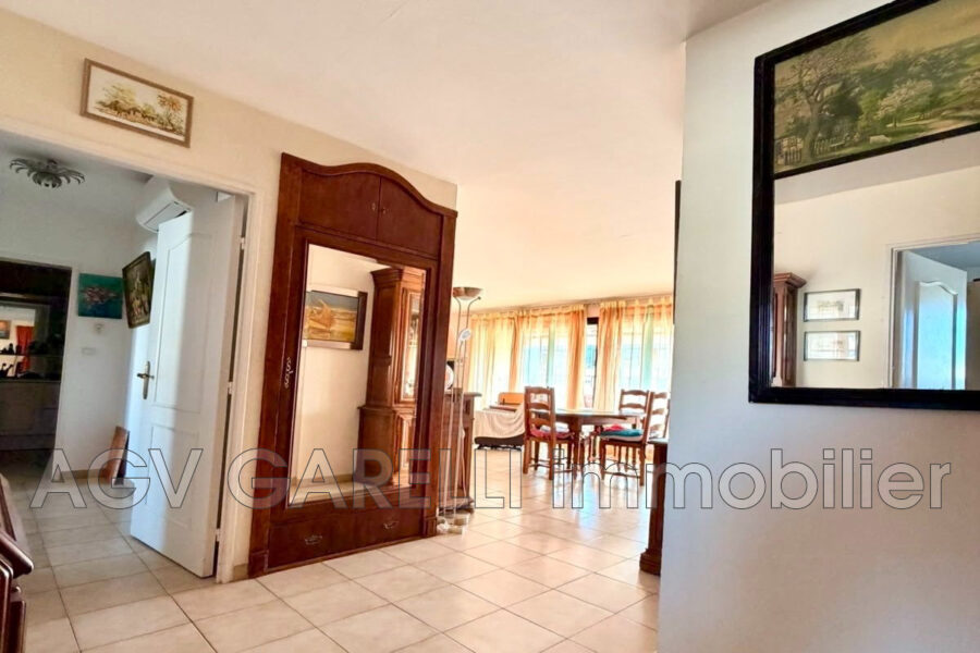 Appartement à vendre à Hyères — Vue sur la ville — photo 5