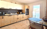Appartement à vendre à Hyères — Vue sur la ville — photo 3