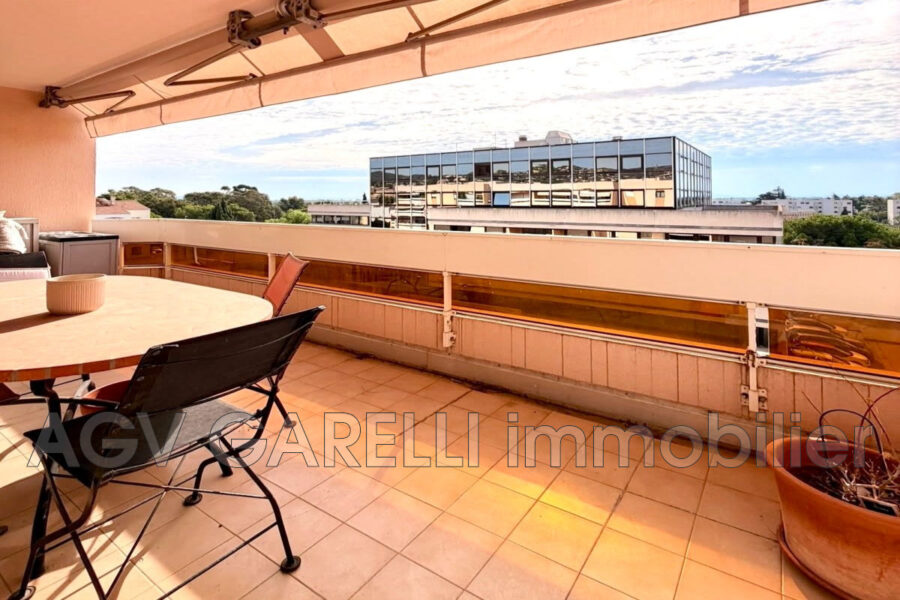Appartement à vendre à Hyères — Vue sur la ville — photo 9
