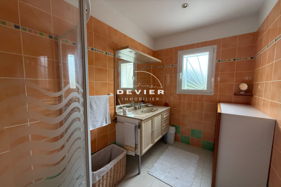 Maison à vendre à Saint-Sériès — Vue parc & jardin — photo 8