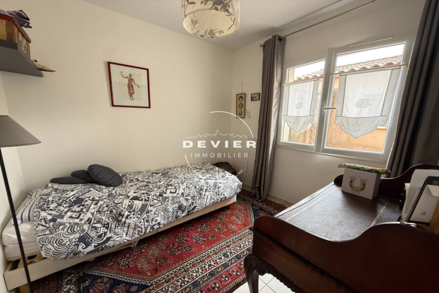 Maison à vendre à Saint-Sériès — Vue parc & jardin — photo 11