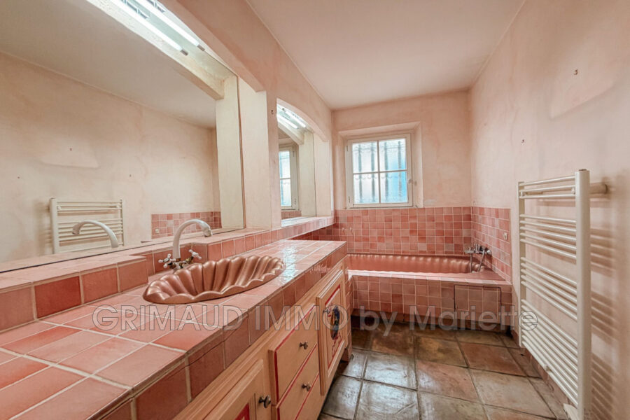 Maison à vendre à Cogolin — Vue sur la ville — photo 8