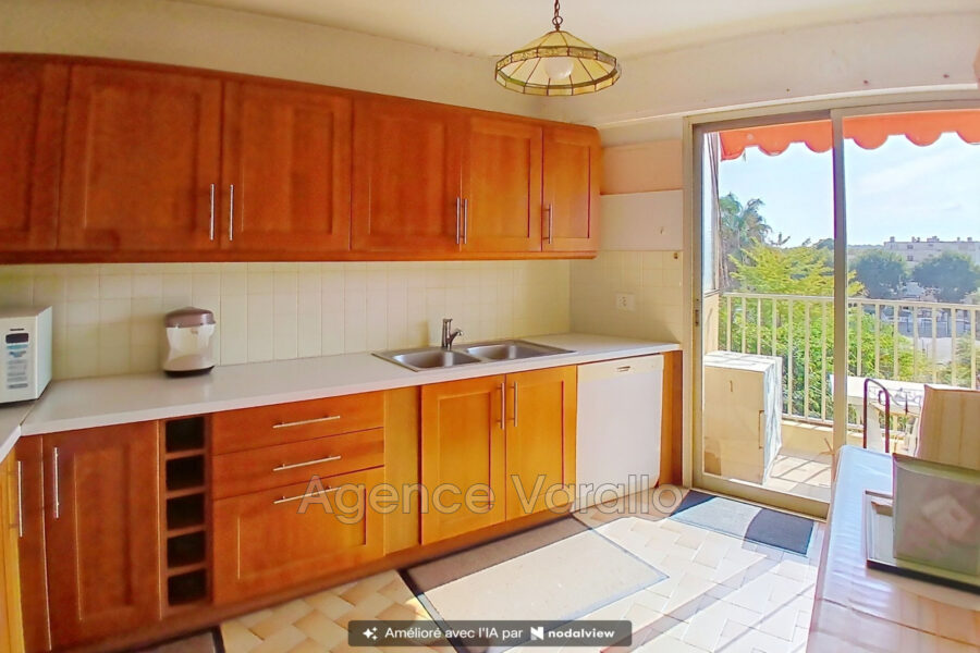 Appartement à vendre à Antibes — Vue sur la ville — photo 7
