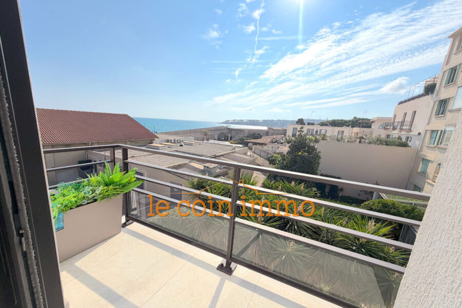 Appartement à vendre à Antibes — Vue mer — photo 1