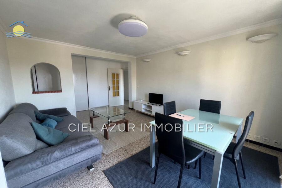 Appartement à louer à Juan-les-Pins — Vue sur la ville — photo 2